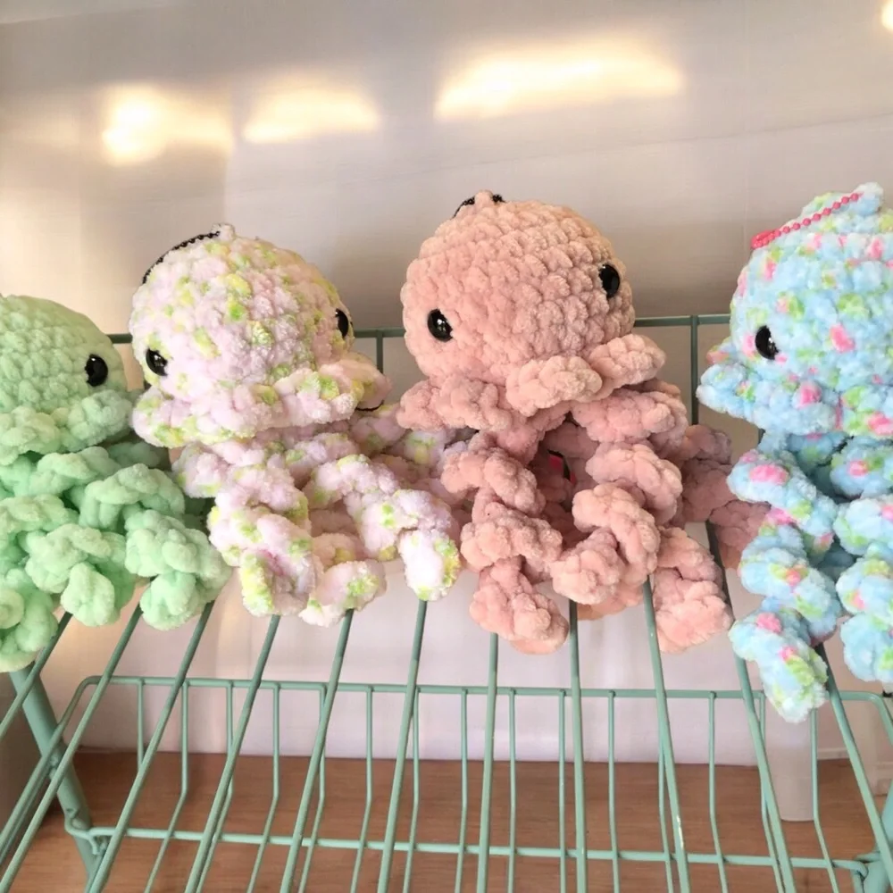 (Random Bundle of 4) Chunky Jellyfish - Picture 3 of 7